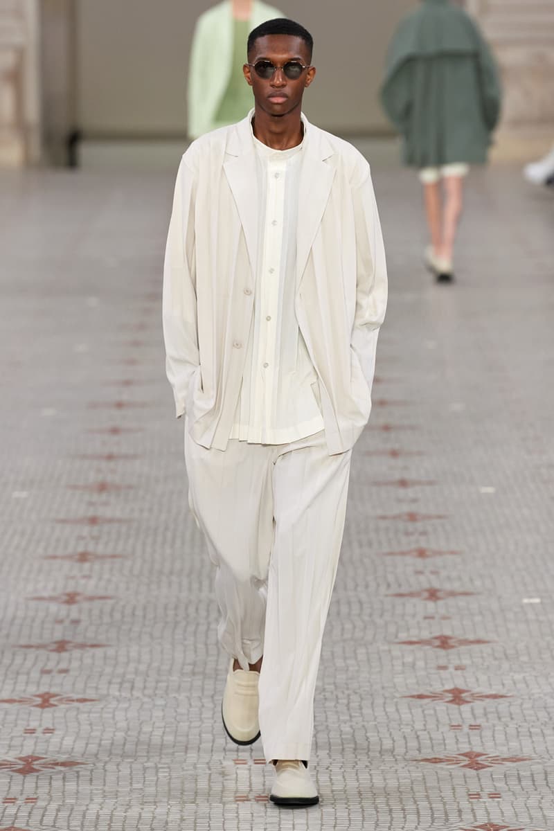 HOMME PLISSÉ ISSEY MIYAKE Spring Summer 2024 Runway Show Paris Fashion Week SS24 Collection