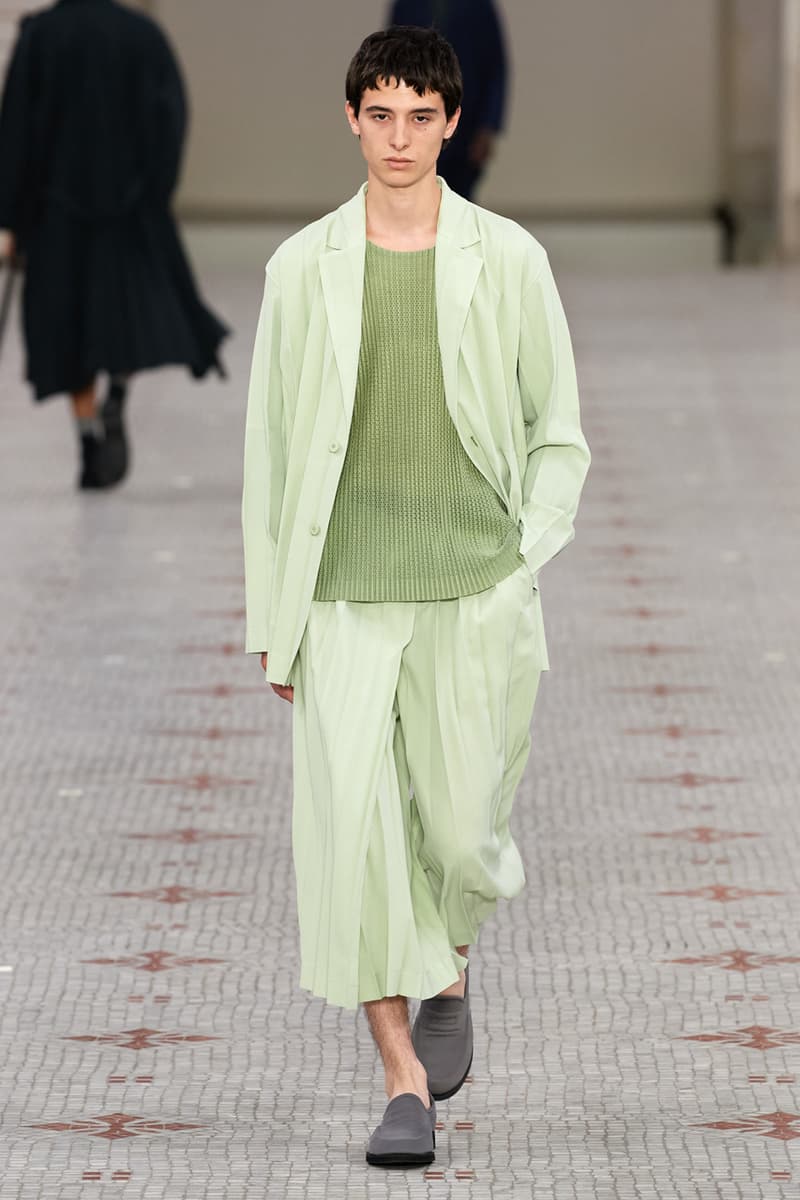 HOMME PLISSÉ ISSEY MIYAKE Spring Summer 2024 Runway Show Paris Fashion Week SS24 Collection