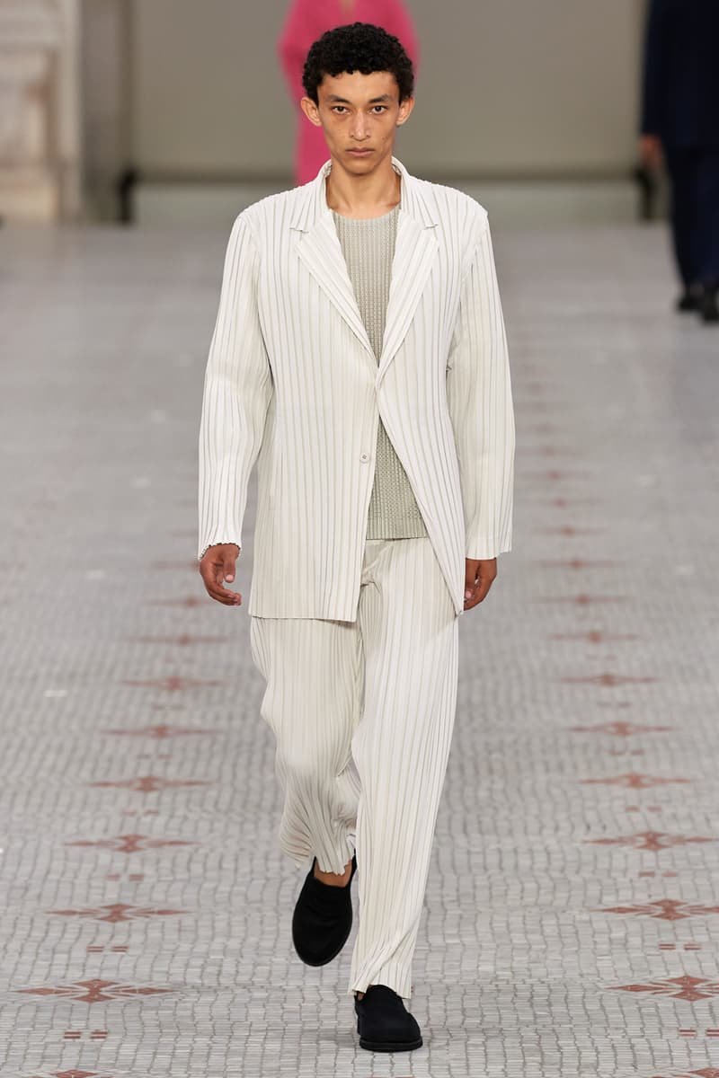 HOMME PLISSÉ ISSEY MIYAKE Spring Summer 2024 Runway Show Paris Fashion Week SS24 Collection