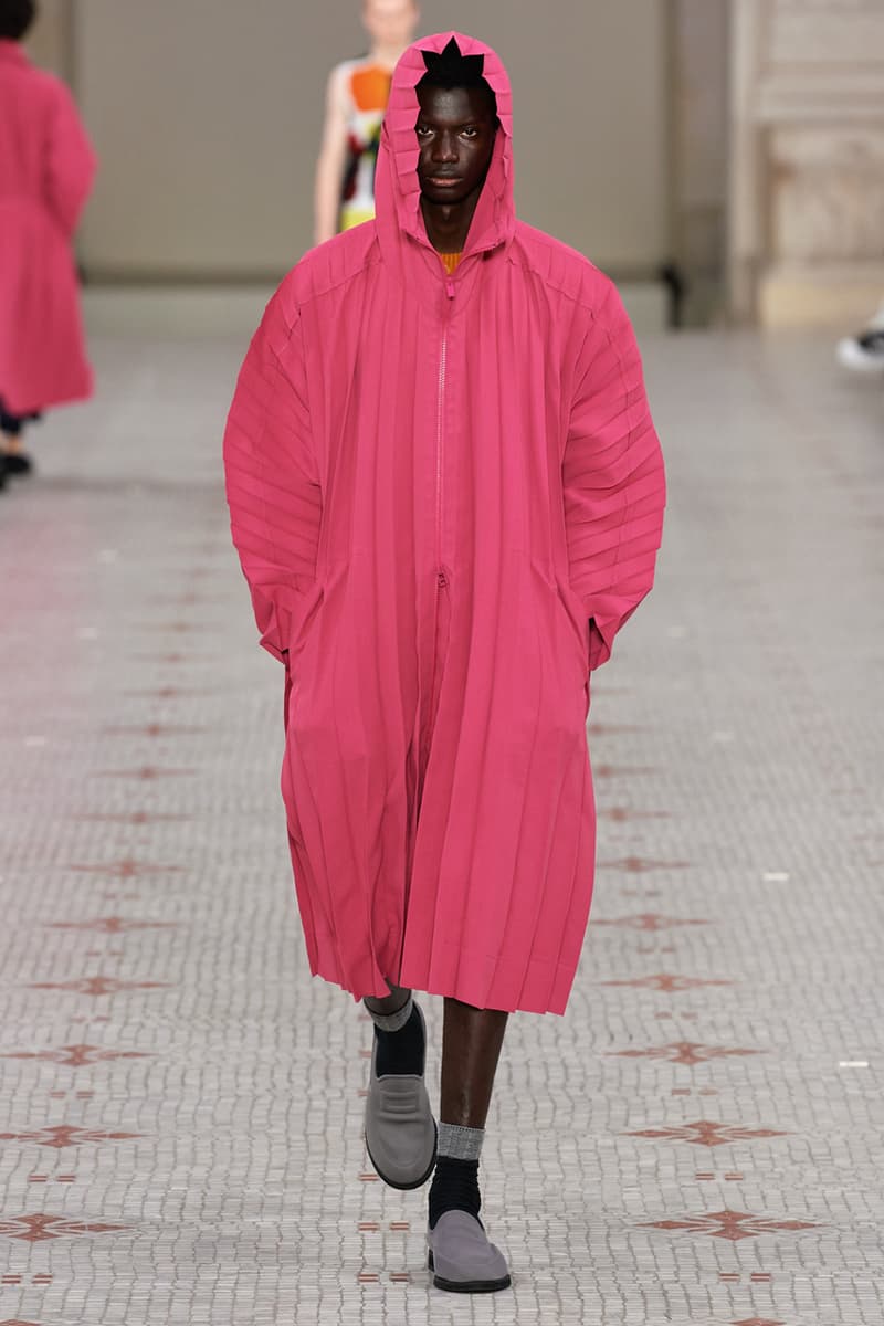 HOMME PLISSÉ ISSEY MIYAKE Spring Summer 2024 Runway Show Paris Fashion Week SS24 Collection