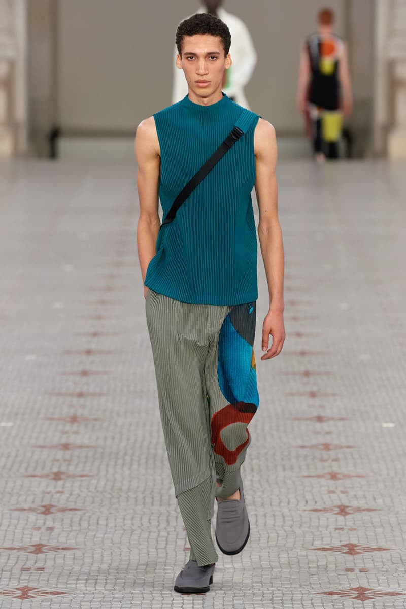 HOMME PLISSÉ ISSEY MIYAKE Spring Summer 2024 Runway Show Paris Fashion Week SS24 Collection