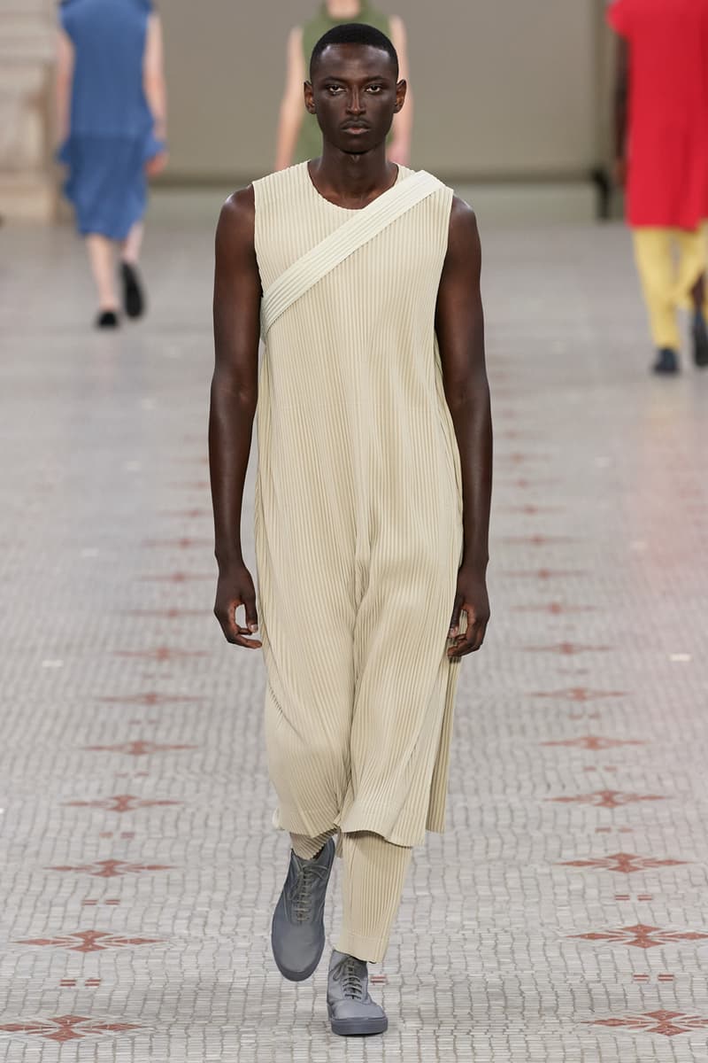 HOMME PLISSÉ ISSEY MIYAKE Spring Summer 2024 Runway Show Paris Fashion Week SS24 Collection