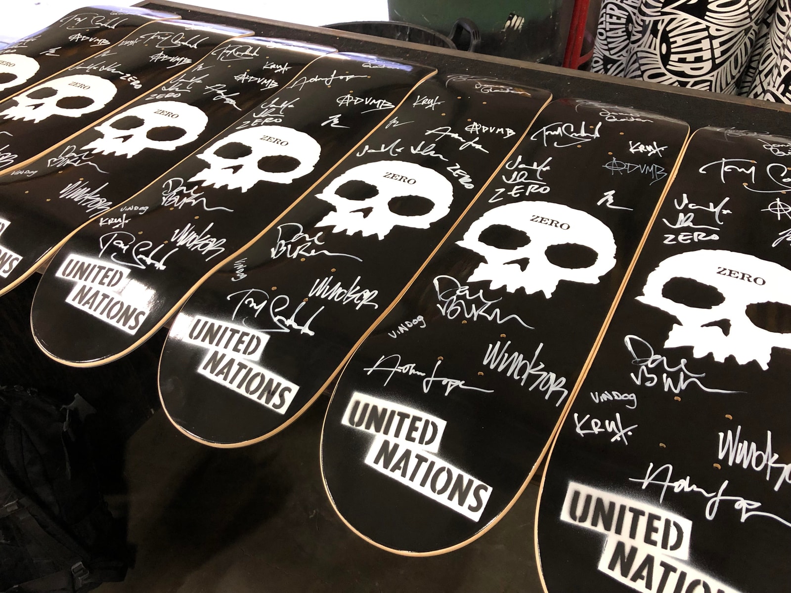 SIGNED ZERO UNITED NATIONS DECKS IN THE CANTEEN NOW