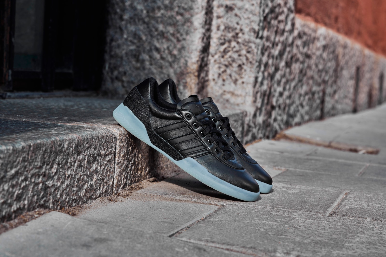 ADIDAS IDENTIFICA LO ESENCIAL CON LA COLECCIÓN INSLEY