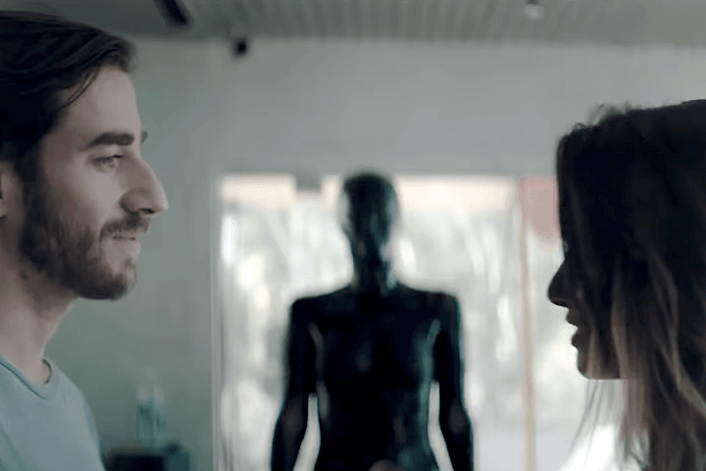 再和大家介紹一驚慄恐怖片《SHORTWAVE》