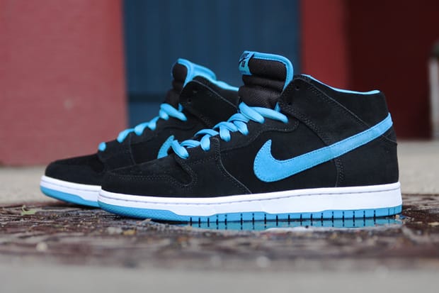 nike dunks mid blue