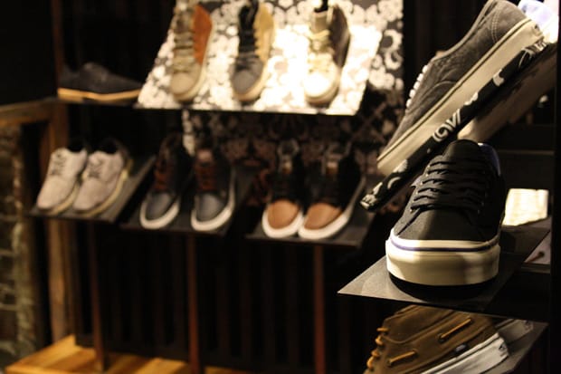 vans canada stores