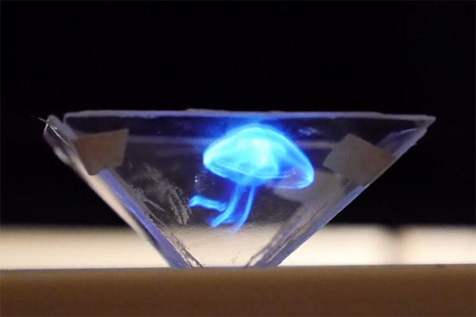 this-is-how-you-can-turn-your-smartphone-into-a-holographic-projector-00
