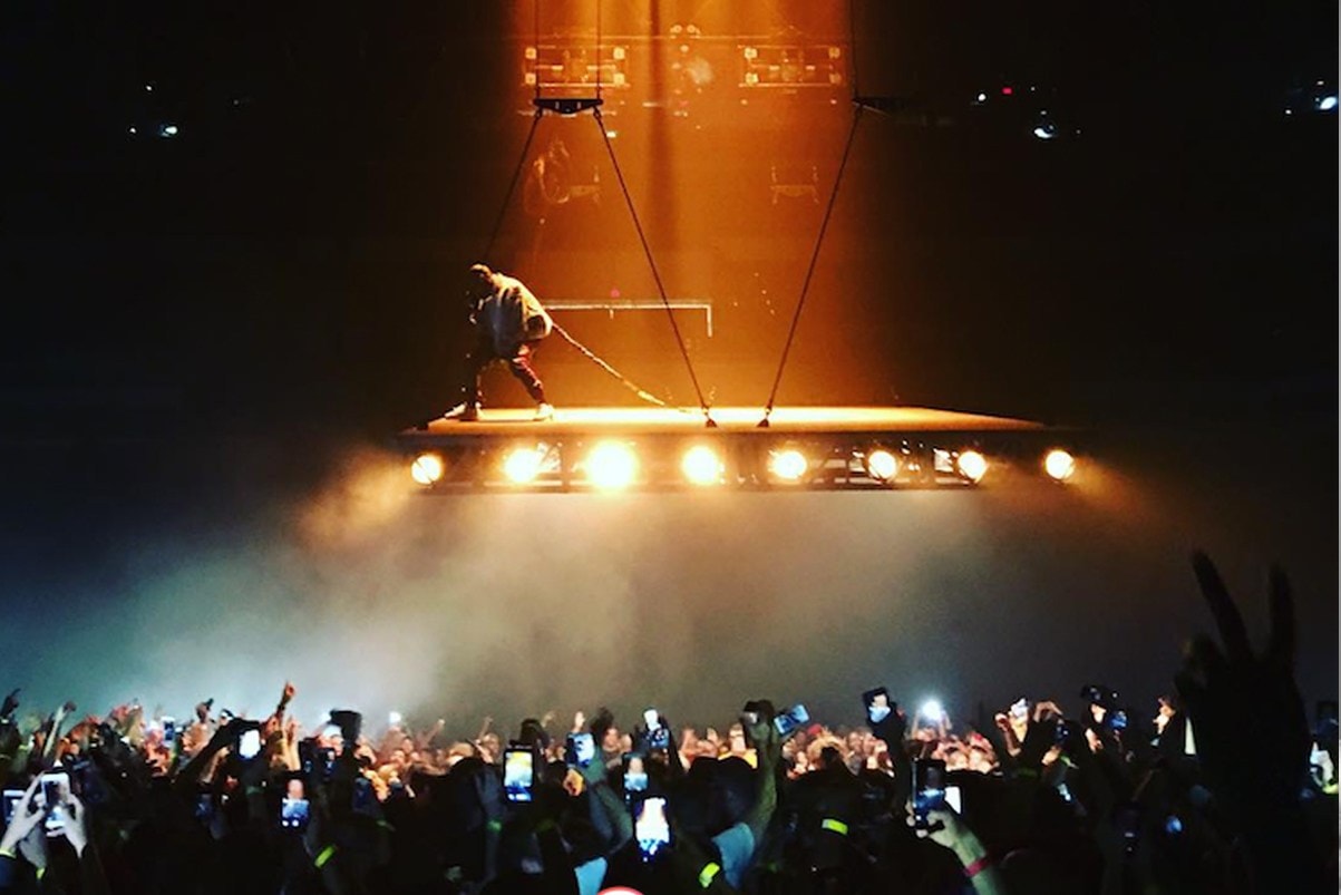 kanye-west-saint-pablo-tour-apologized-nike-ceo-mark-parker-2