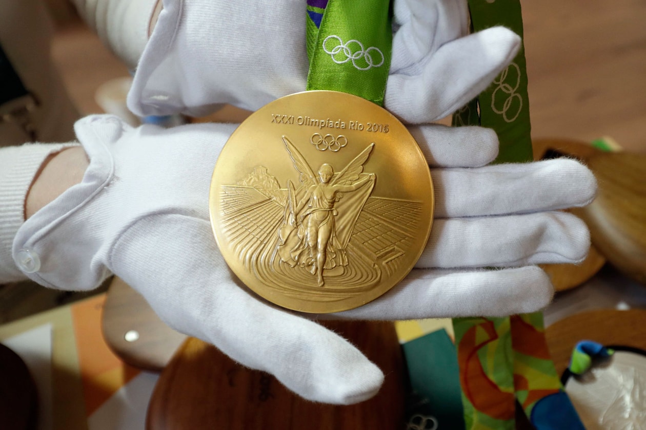 olympians-who-sold-gold-medals-0