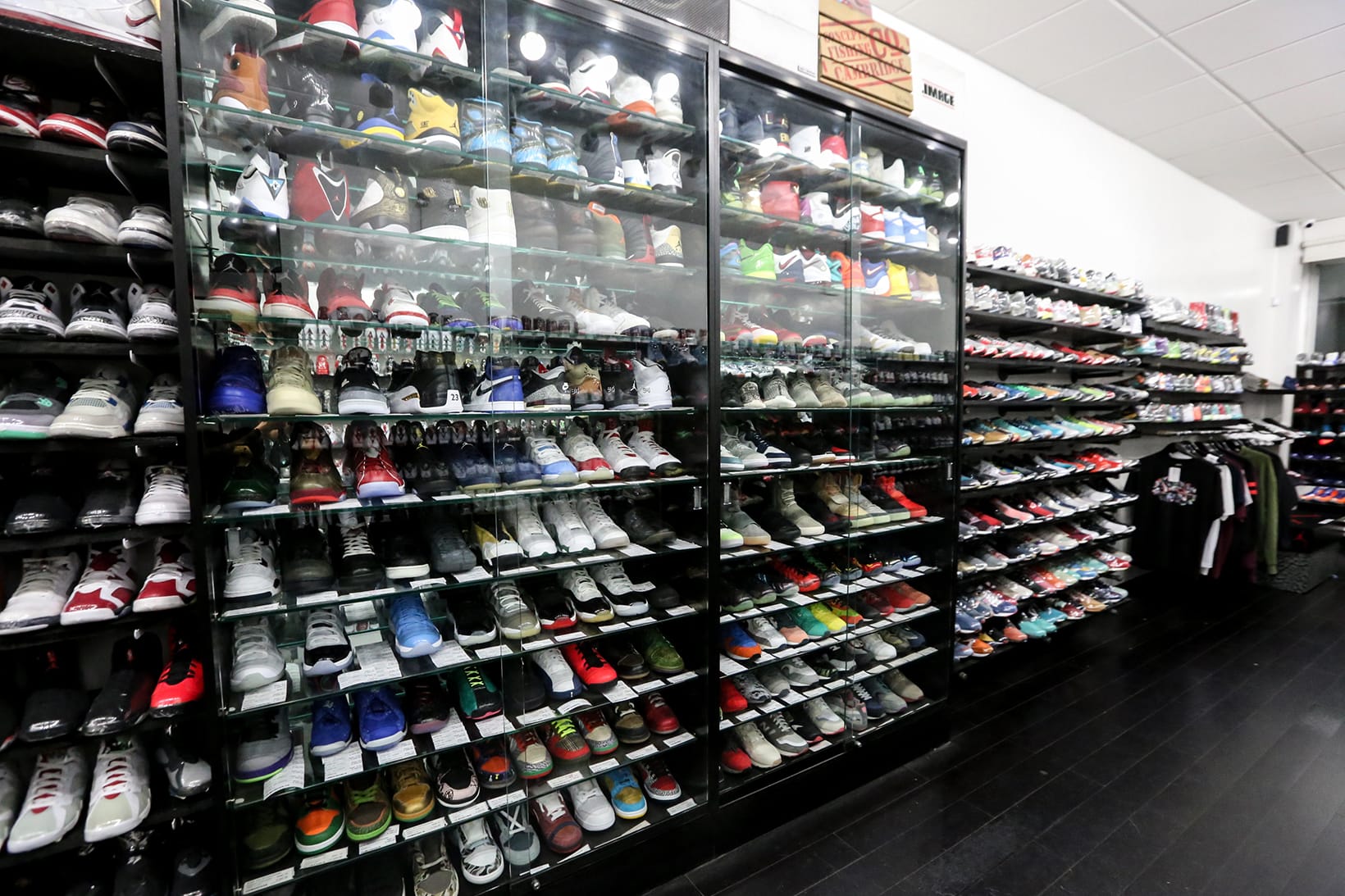 consignment store london sneakers