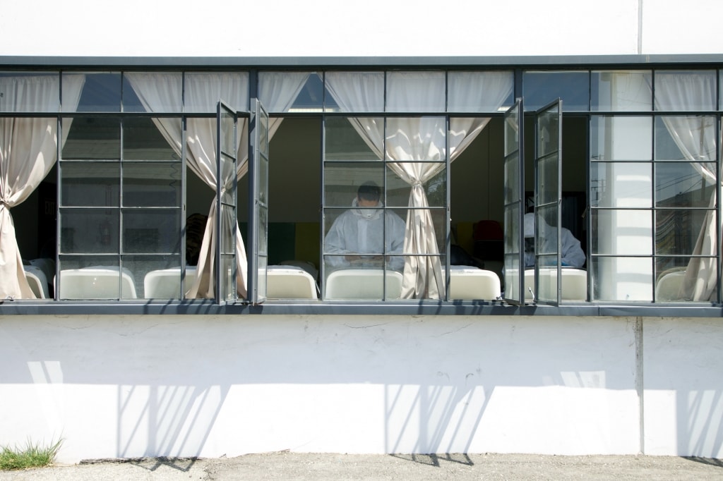 STUSSY Livin’ GENERAL STORE x Modarnica によるアームシェルチェア