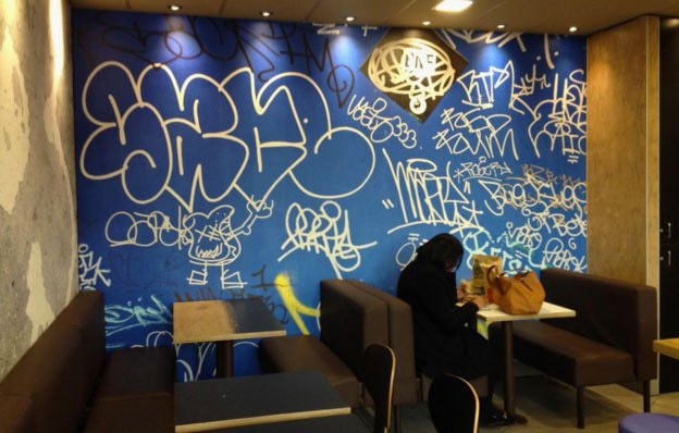 Dash Snow の遺族らが McDonald's を訴える 