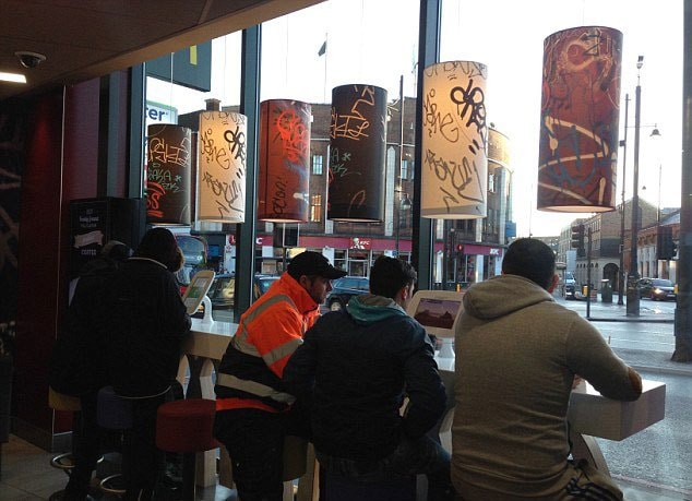 Dash Snow の遺族らが McDonald's を訴える 