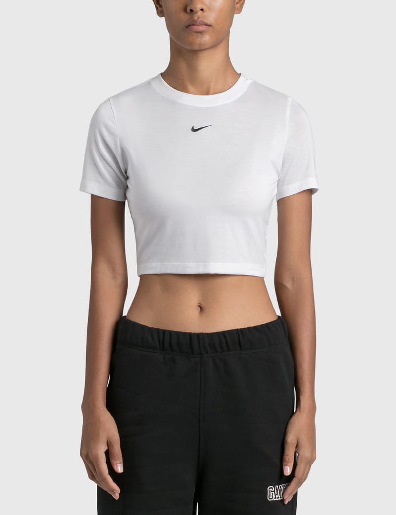 white cropped nike shirt