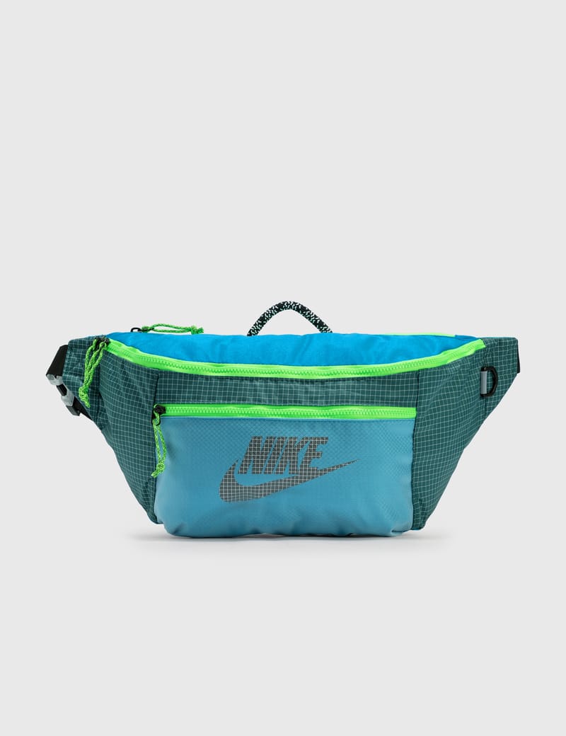 nike tech waist pack