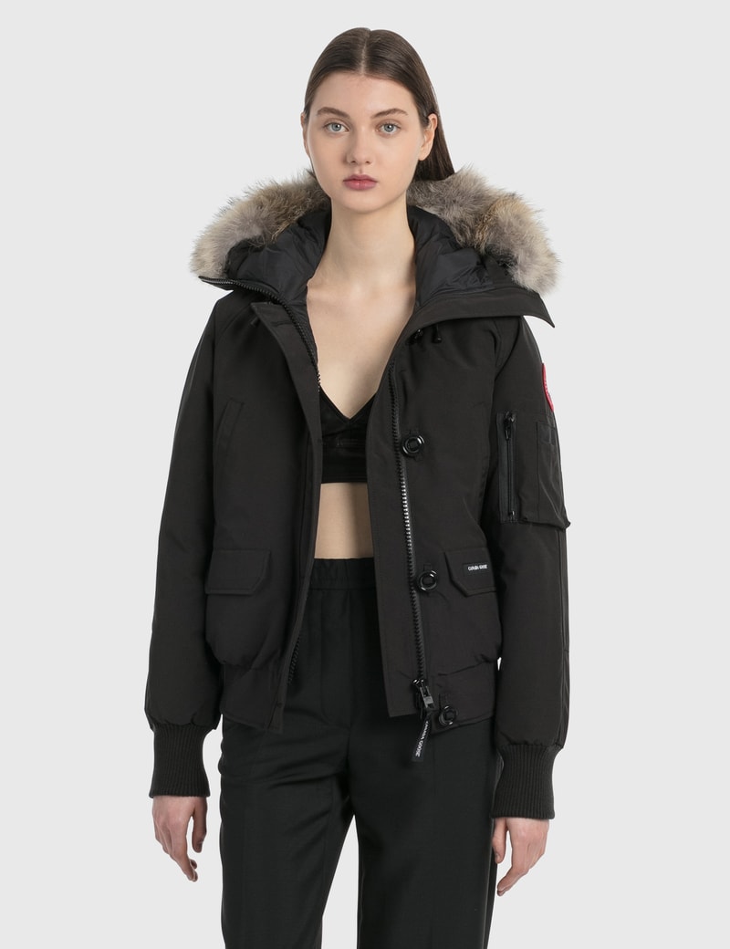 Canada Goose Chilliwack Black Fur-trimmed Arctic-tech Jacket In Black