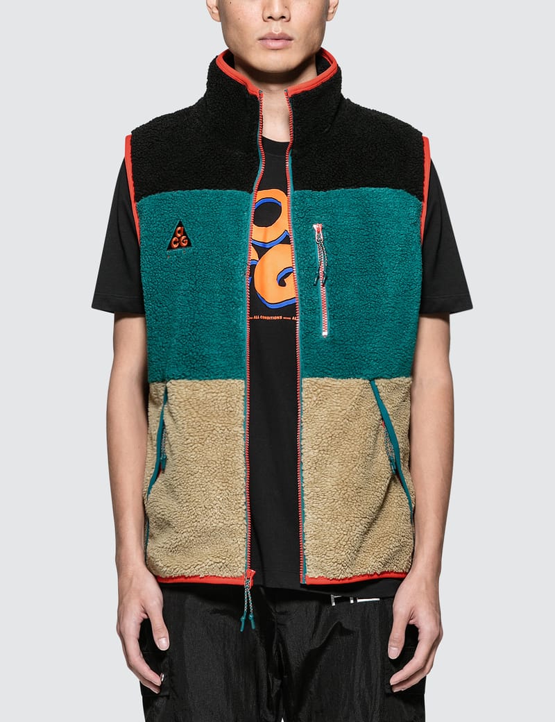 nike nsw acg vest