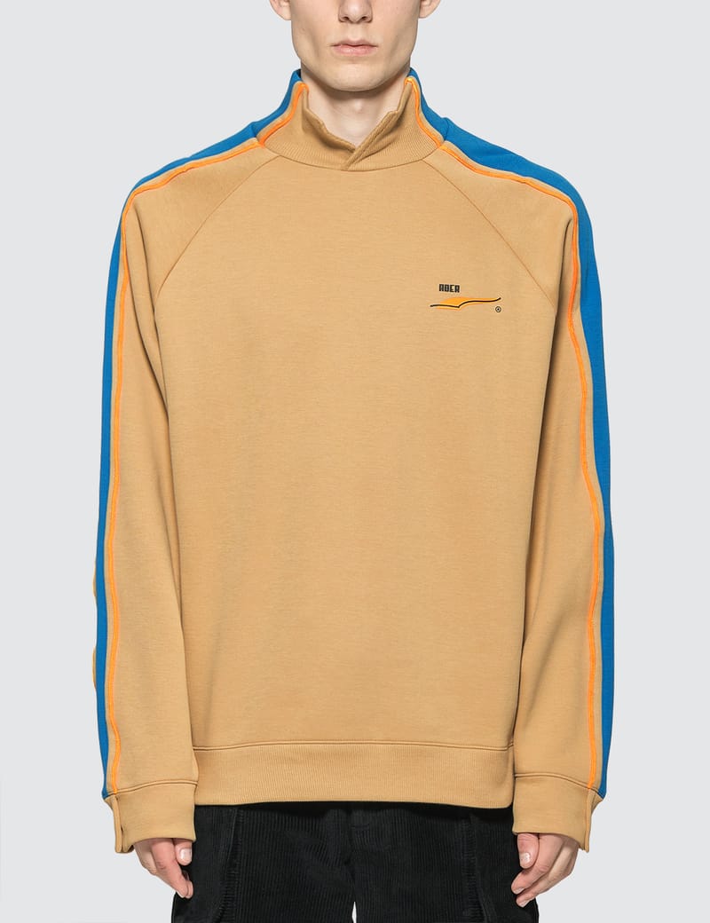 puma ader error crewneck