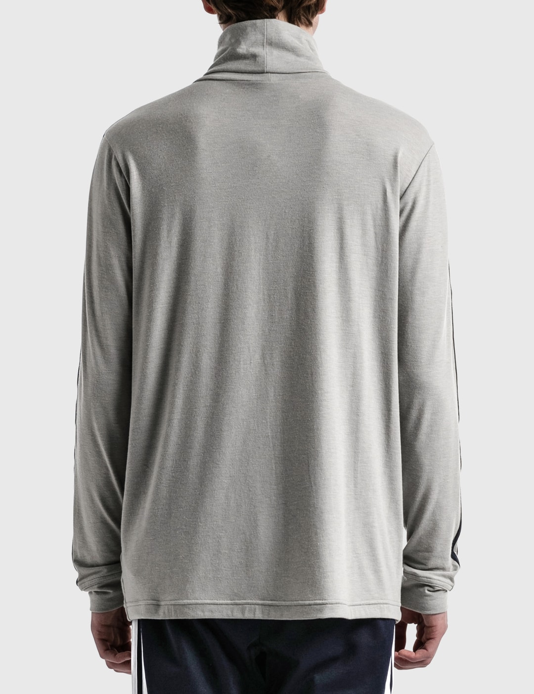 Adidas Originals アディダス オリジナルス X ノア タートルネックtシャツ Hbx ハイプビースト Hypebeast が厳選したグローバルファッション ライフスタイル Adidas Originals アディダス オリジナルス X ノア タートルネックtシャツ Hbx ハイプビースト Hypebeast が厳選したグローバルファッション ライフスタイル