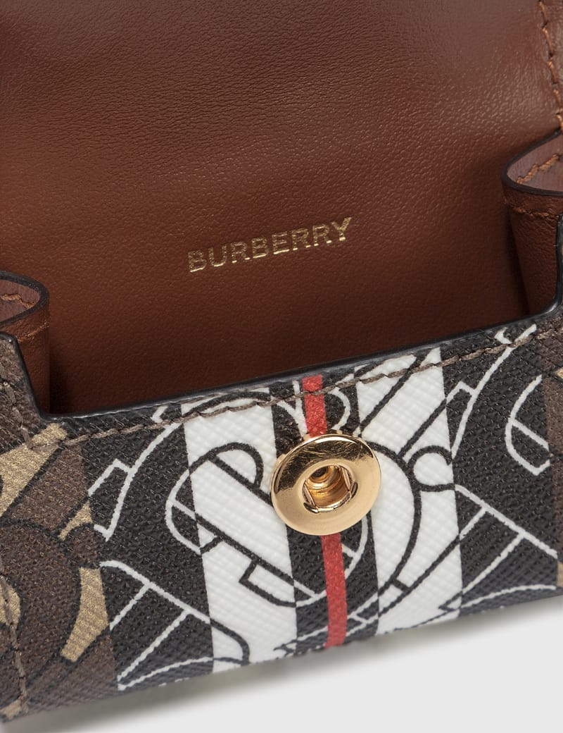 burberry airpods pro