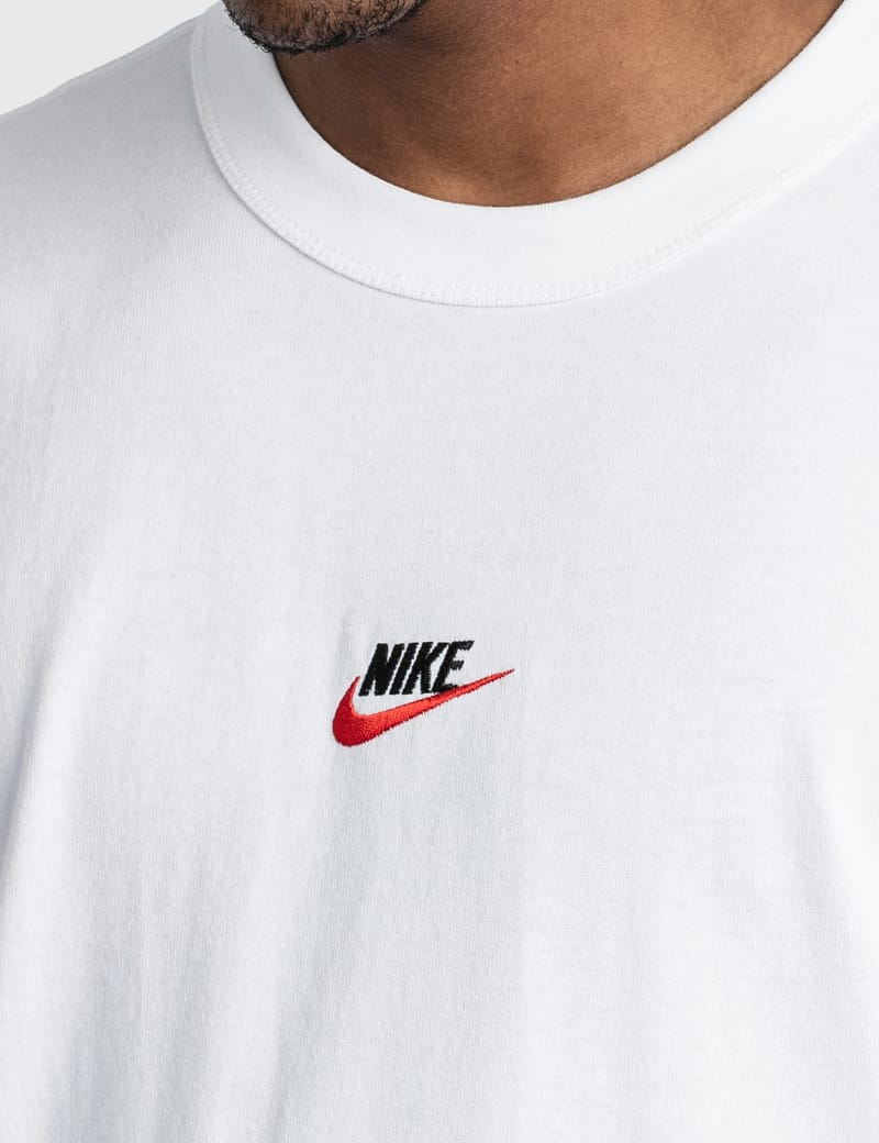 nike middle logo t shirt 