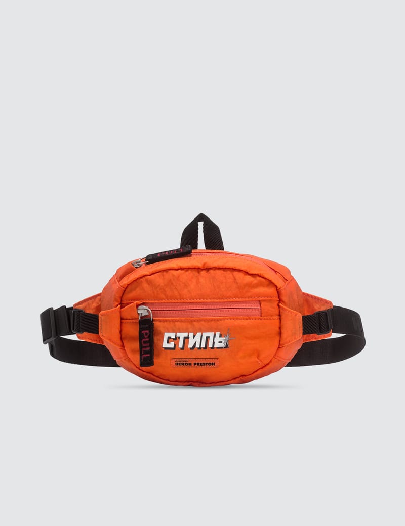 fanny pack in store