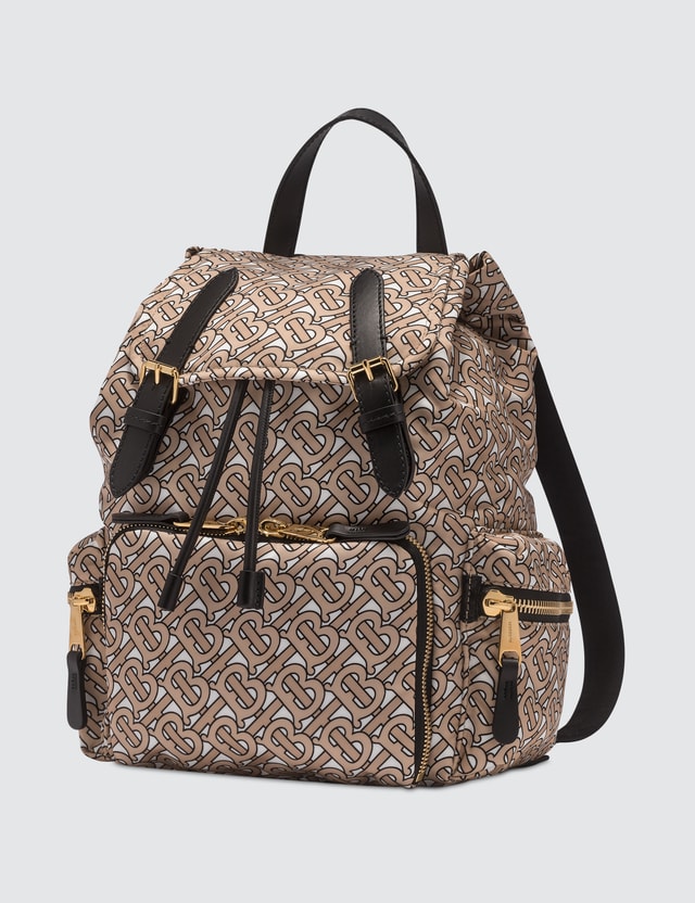 「BURBERRY The Medium Rucksack in Monogram Print Nylon」的圖片搜尋結果"
