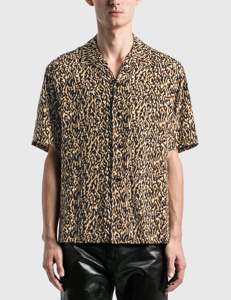 animal print collar shirt