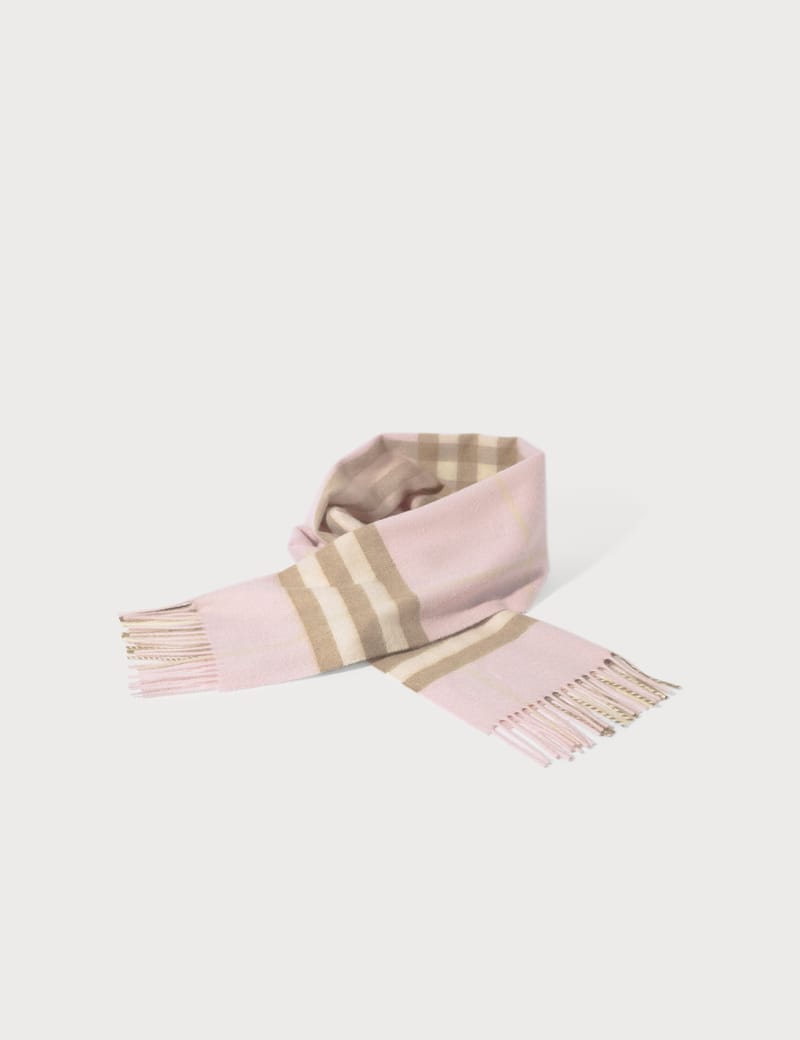 burberry scarf store