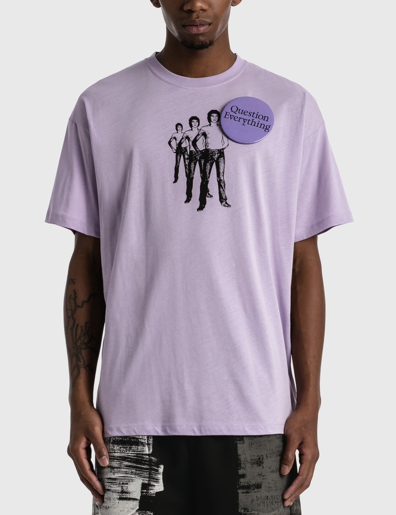 Raf Simons Question Everything Badge-detail T-shirt In Purple