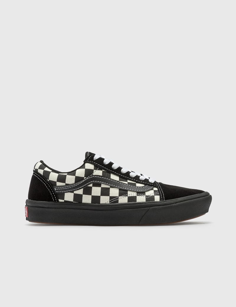 vans comfycush old skool checkerboard