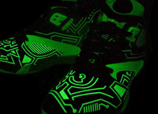 Reebok Glow in the Dark Court Victory Pump