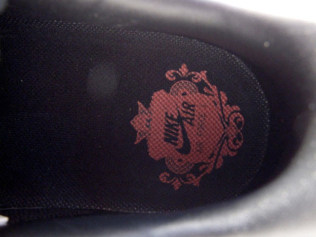 Nike Air Force 1 Low - Black/Red Colorway