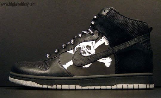 St. Pauli x Nike Dunk Pack