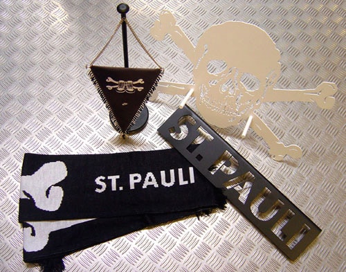 St. Pauli x Nike Accessories Pack