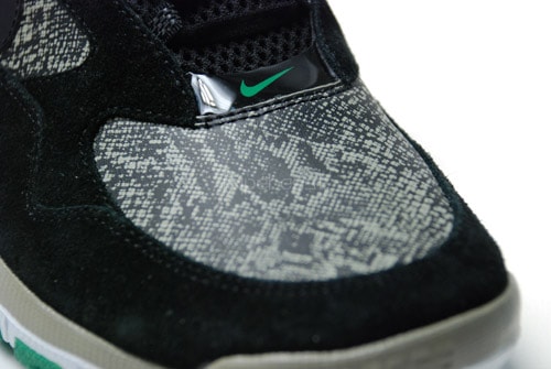 Nike Wildwood 90 Free Trails Python Pack