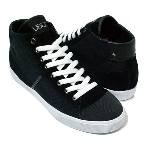UBIQ 2008 Fall/Winter Ilis Model 