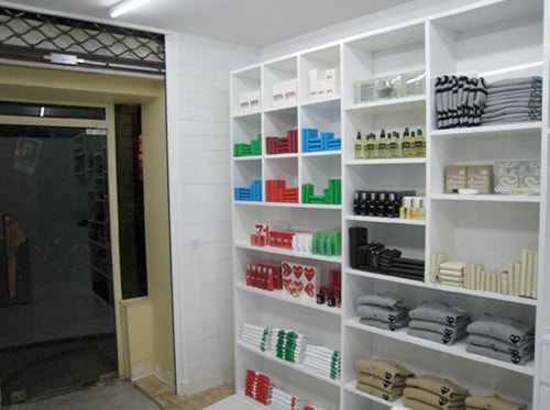 COMME des GARCONS Pocket Stores
