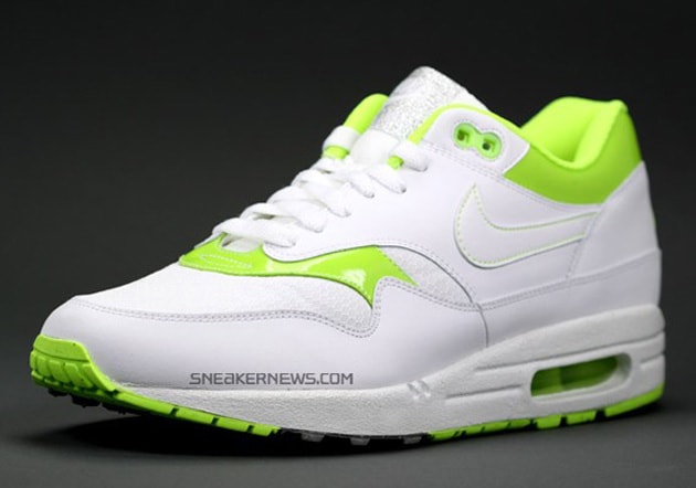 nike-sportswear-air-max-1-volt-1