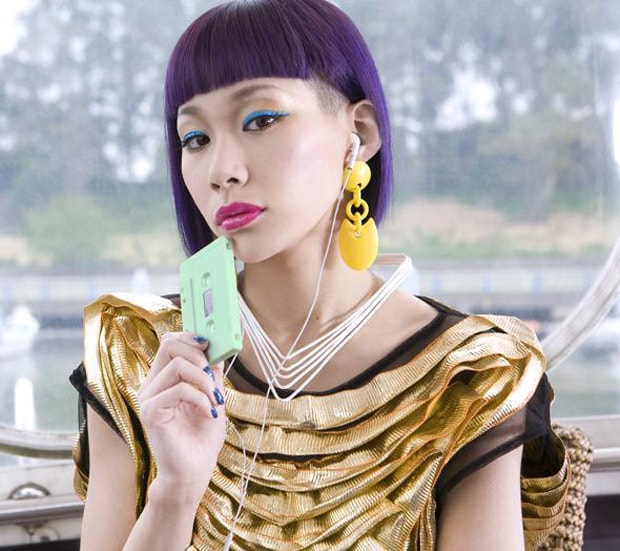 giz-2009-ss-accessories-yulia-1