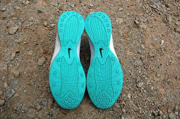 nike-sportswear-air-woven-tiffany-1