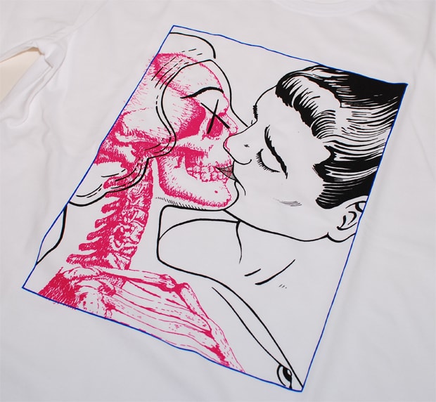 OriginalFake Skull Kiss One Tee