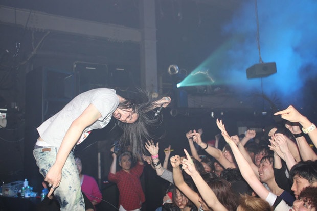 steve-aoki-star-trek-womb-event-1