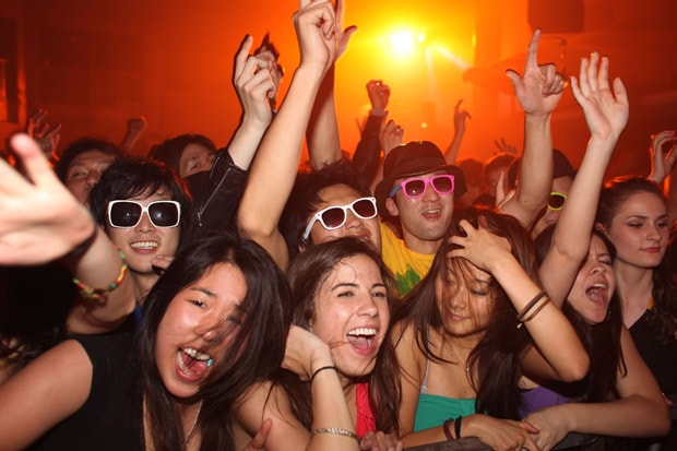 steve-aoki-star-trek-womb-event-1