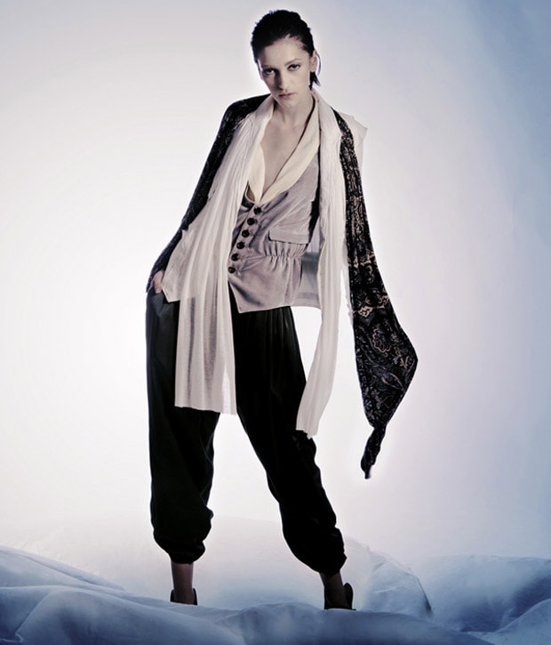 undercover-grace-ss09-shadows-dance-1