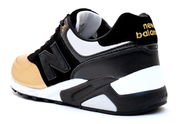 astro-mita-new-balance-mt576-1