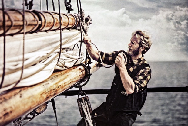 dvman-young-men-sea-photoshoot-1