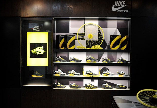 nike-livestrong-air-max-shoe-gallery-release-1