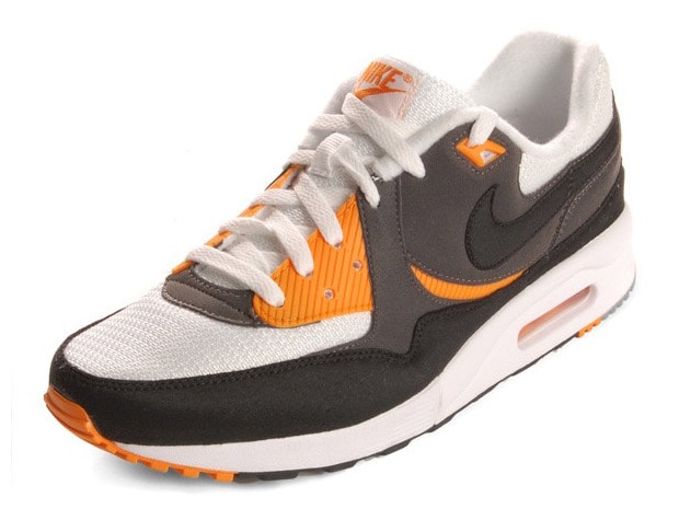 nike-sportswear-air-max-light-2009-may-1